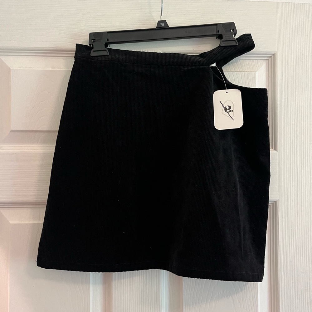 Elodie Black Mini Skirt Corduroy Texture, Size Large, NWT